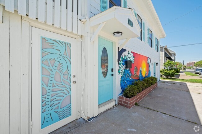 Building Photo - 1015 9th St Rental