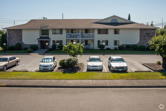 Primary Photo - Heritage Apartments