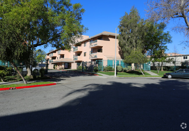 Photo - Simpson Saticoy Apartments