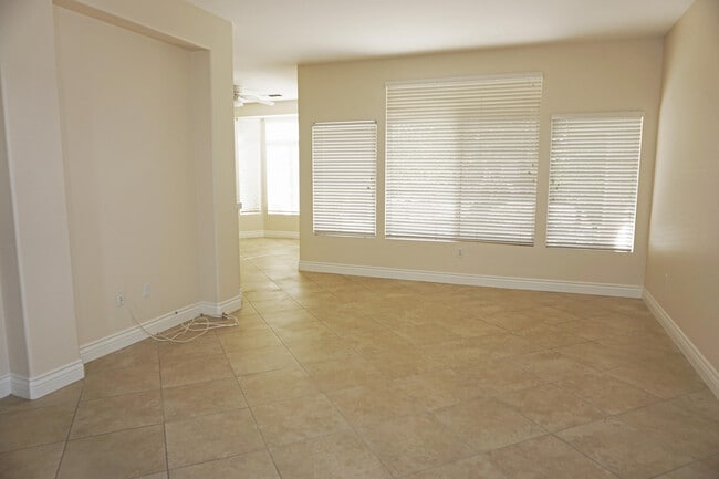 Building Photo - 78359 Moongold Rd