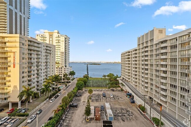 Building Photo - 2150 N Bayshore Dr Rental