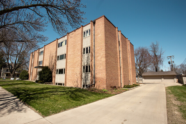 Cambridge Apartments 55+ - Sioux Falls, South Dakota - 1 unit available ...