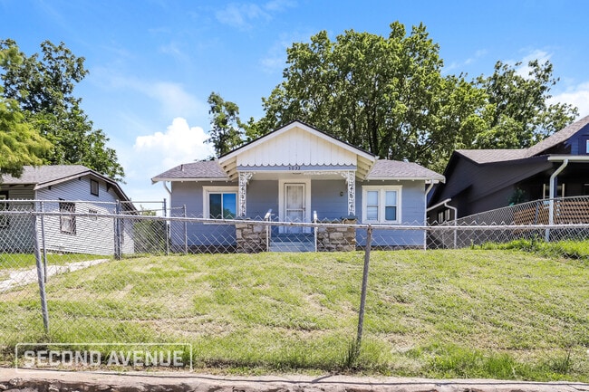 Building Photo - 5033 Euclid Ave Rental