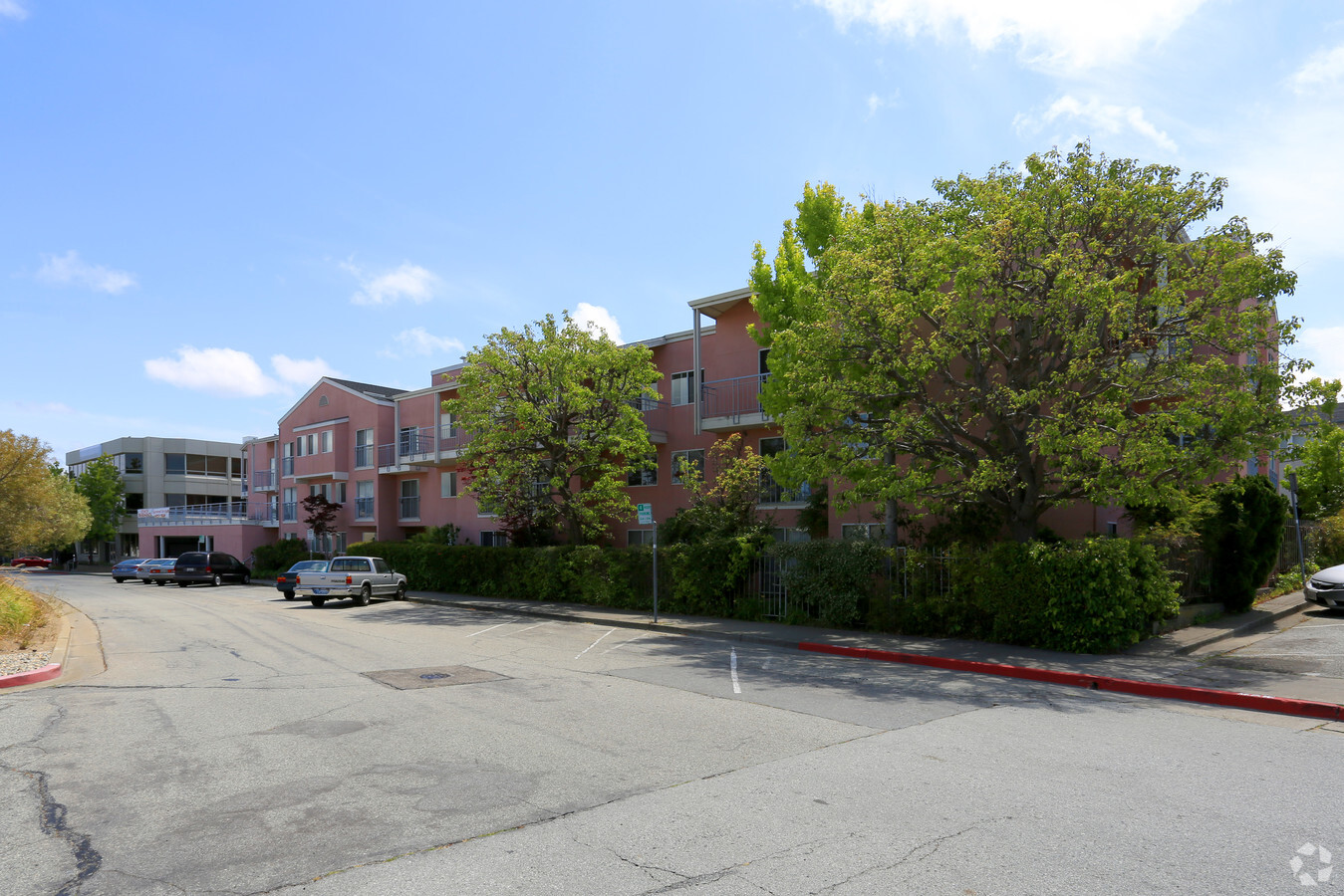 Photo - Broadway Manor Apartments