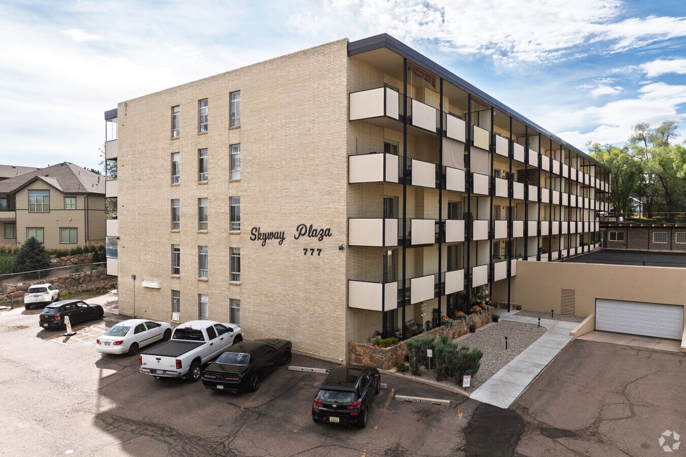 Photo - Skyway Plaza Apartments