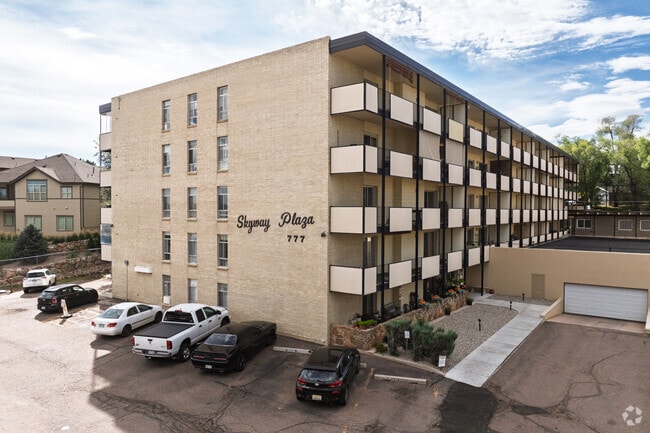 Building Photo - Skyway Plaza Rental