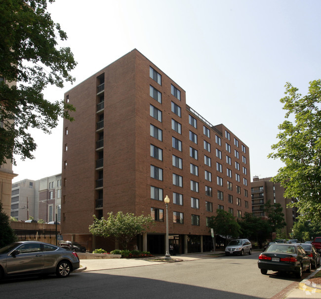 Building Photo - St. Mary's Court Rental