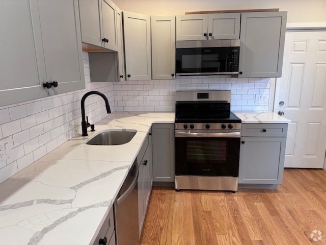 Building Photo - 620 Hyde Park Ave Rental