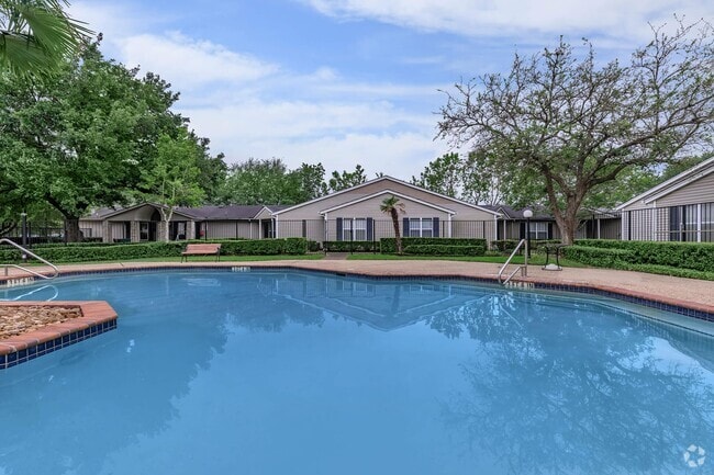Building Photo - Villas Of Sunnyside - 40 + Senior Living Rental