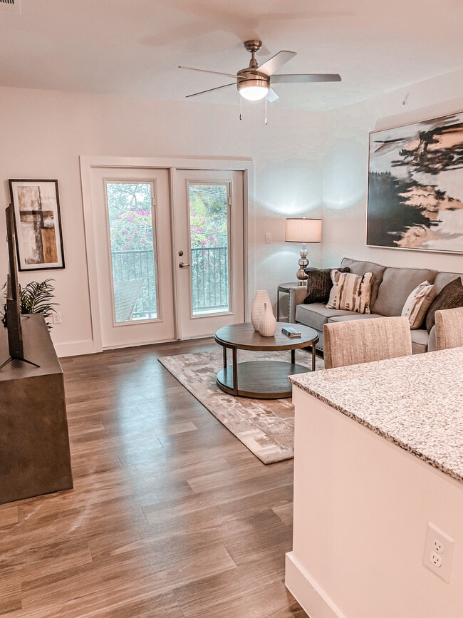 Avanti Legacy Valor Heights SENIOR LIVING Apartments McAllen, Texas