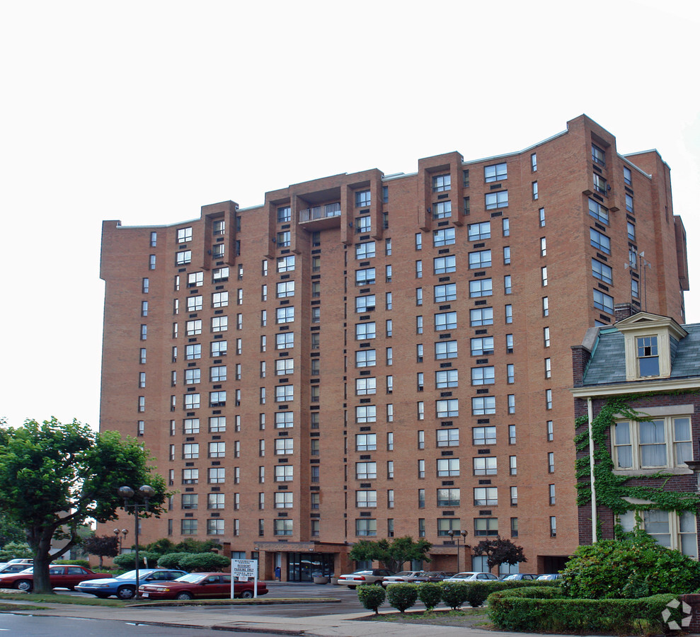 Washington Square - Washington Square Apartments