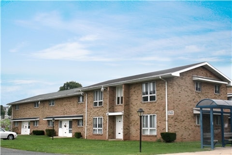 Building Photo - Hanover Manor Rental