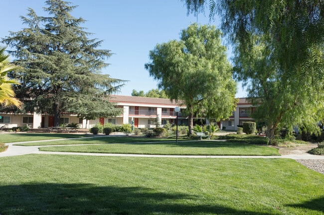 Building Photo - Villa Paseo Palms