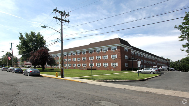 Primary Photo - Ehrhardt Gardens Rental