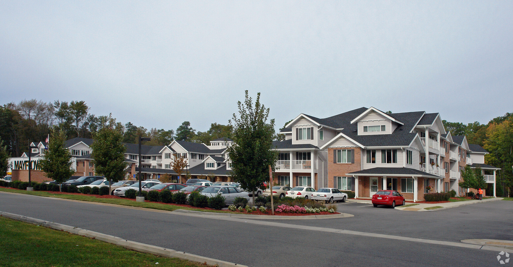 Photo - Colonial Harbor Apartments