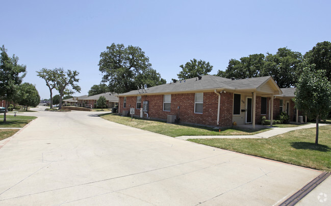 Building Photo - Sunny Woods Rental