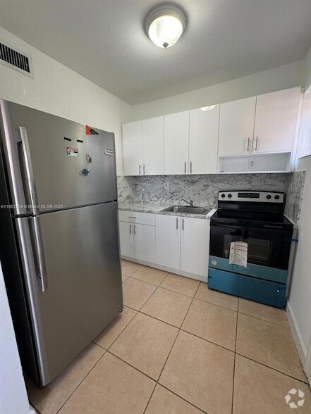 Building Photo - 120 SW 18th Ct Rental