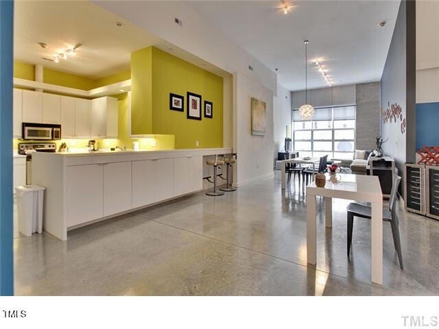 Building Photo - 319 Fayetteville St Rental