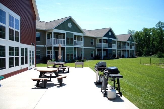 Farmington Gardens (55+ Community) - Farmington Gardens (55+ Community) Apartments