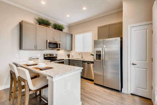 Building Photo - Avilla Oakridge