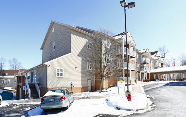 The Oaks at Center at the Woods - The Oaks at Center at the Woods Apartments