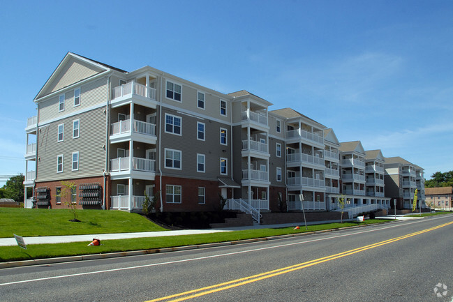 Building Photo - Rittenberg Manor Rental