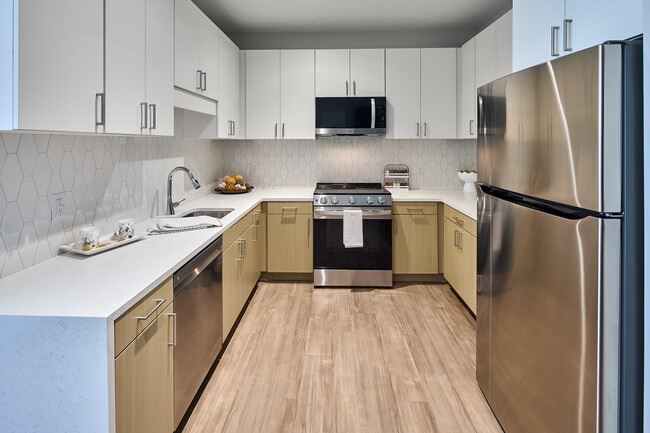 Building Photo - The Reserve at Clarkstown LLC