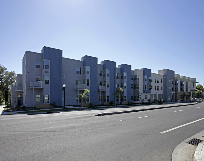 Building Photo - The Arbors at Oak Park Rental