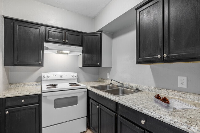 Interior Photo - Lawton Courtyard Apartments