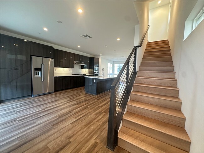 Photo - 1654 Pomona Ave Townhome