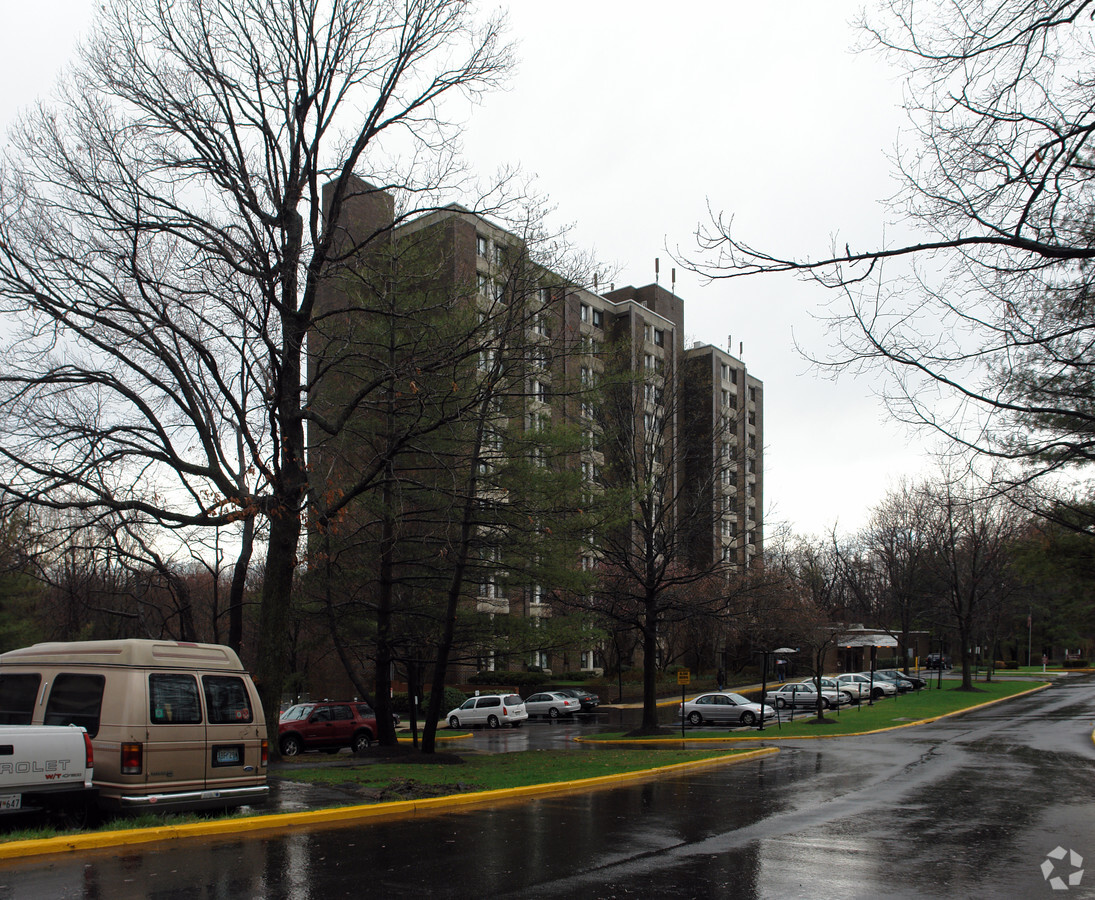 Arcola Towers - Arcola Towers Apartments