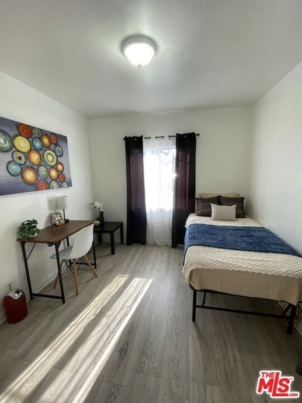 Photo - 644 W 81st St Rental