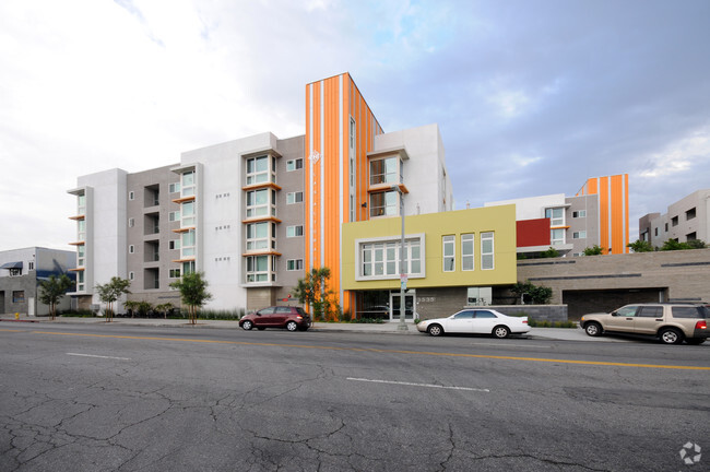 Building Photo - Las Alturas Apartments