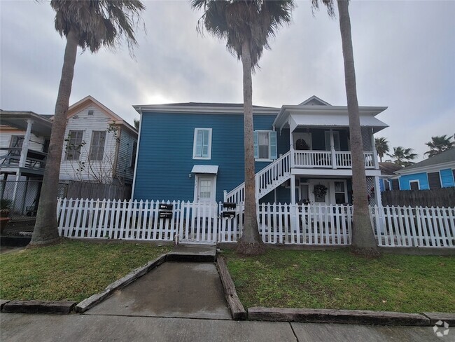 Building Photo - 1623 Ursuline St Rental