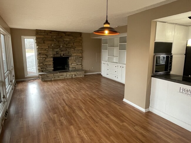 Building Photo - 4335-4335 Ormond Dr