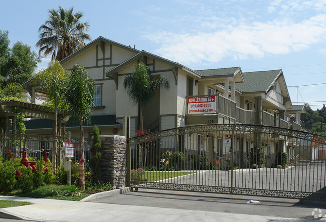 Building Photo - Graham Ave Apartments