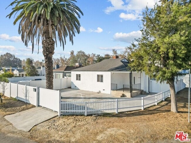 Building Photo - 6157 Colfax Ave Rental