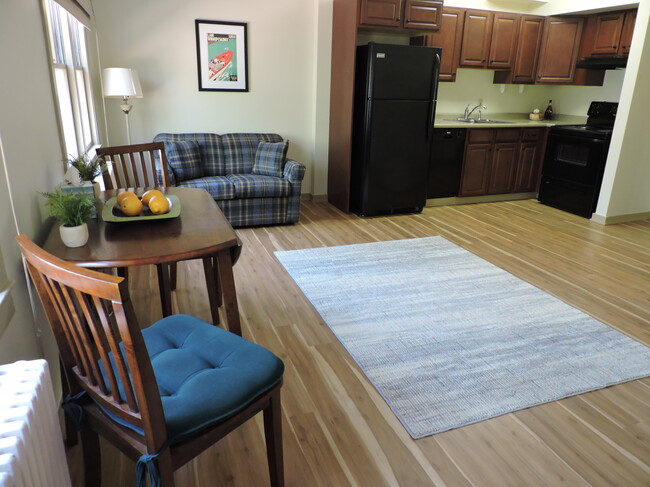 Photo - Presidential Oaks Apartments