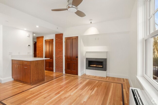 Building Photo - 165 Winthrop Rd Rental