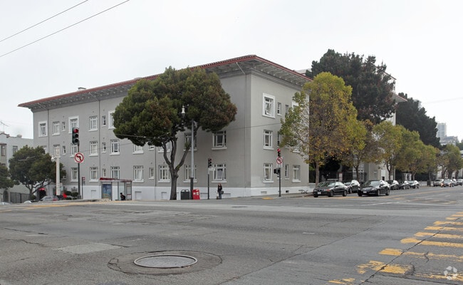 Primary Photo - Notre Dame Apartments