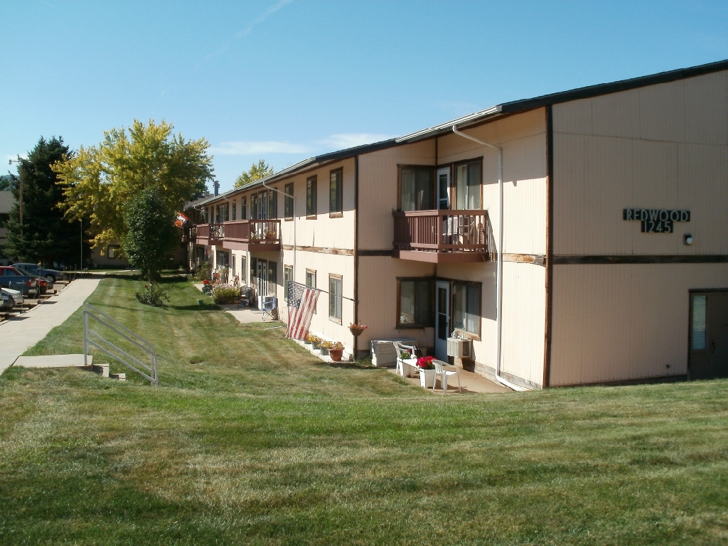 Photo - Redwood Apartments