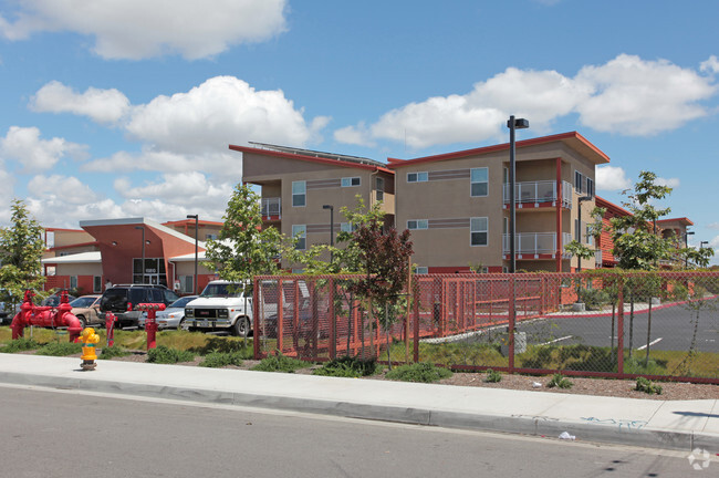 Primary Photo - Seasons Rental