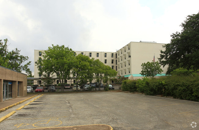 Primary Photo - North Loop Rental