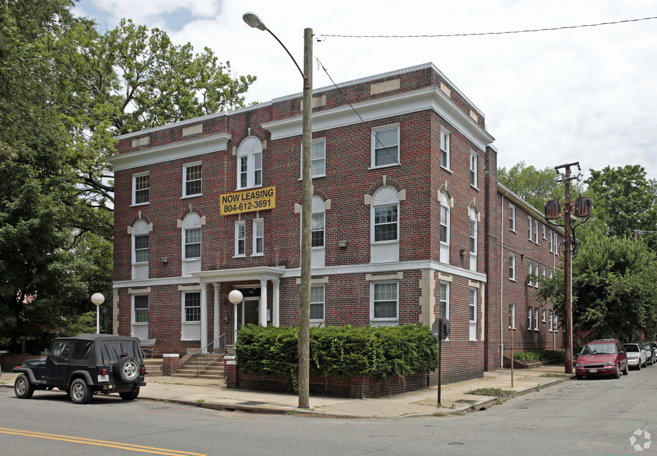 Primary Photo - 2700 Idlewood Ave Apartments