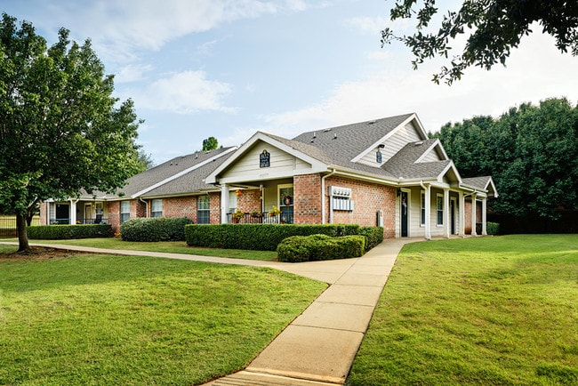 Leasing office - The Village at Johnson Creek Rental