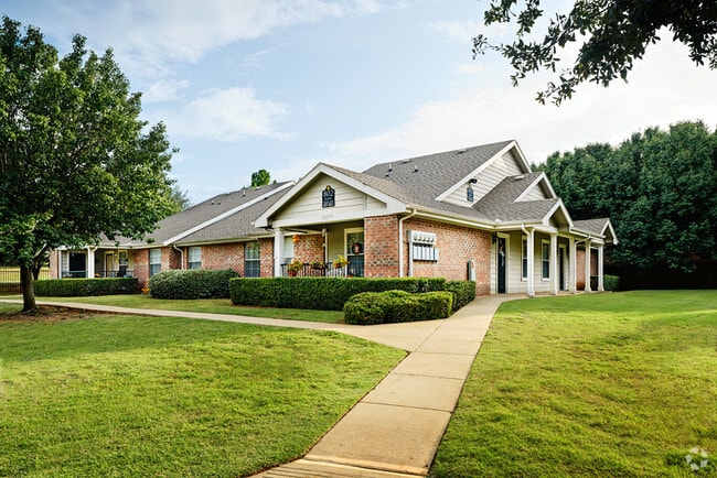 Leasing office - The Village at Johnson Creek Rental