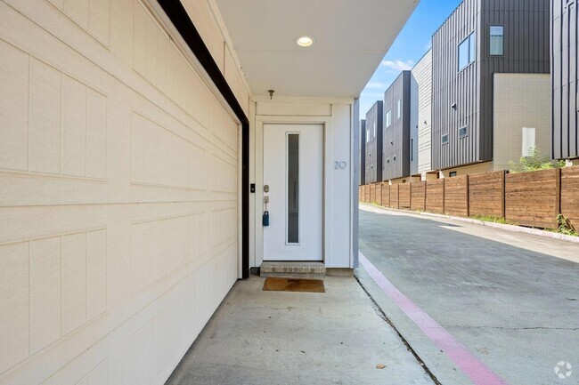 Building Photo - 4690 Monarch St Rental