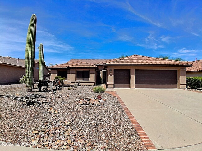 Building Photo - 995 N Western Sunset Dr