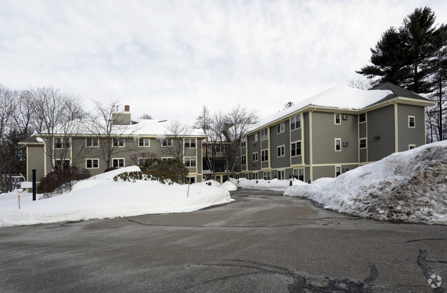 Building Photo - Bagdad Wood Apartments