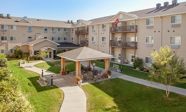 Courtyard - Ralston House Apartments